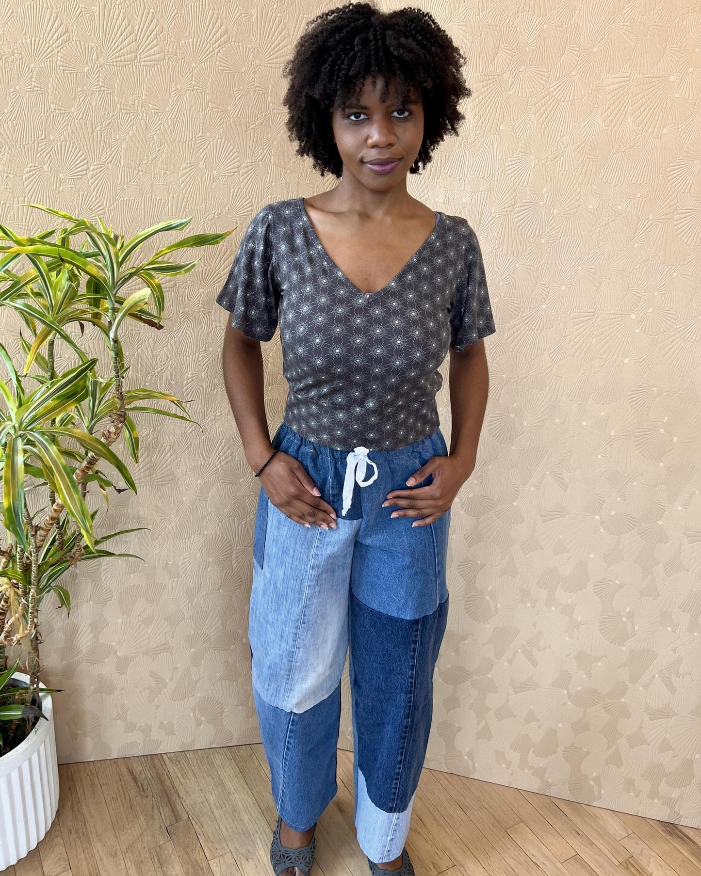 Squasht Bell Sleeve Ballet Top in Gray Starburst Print