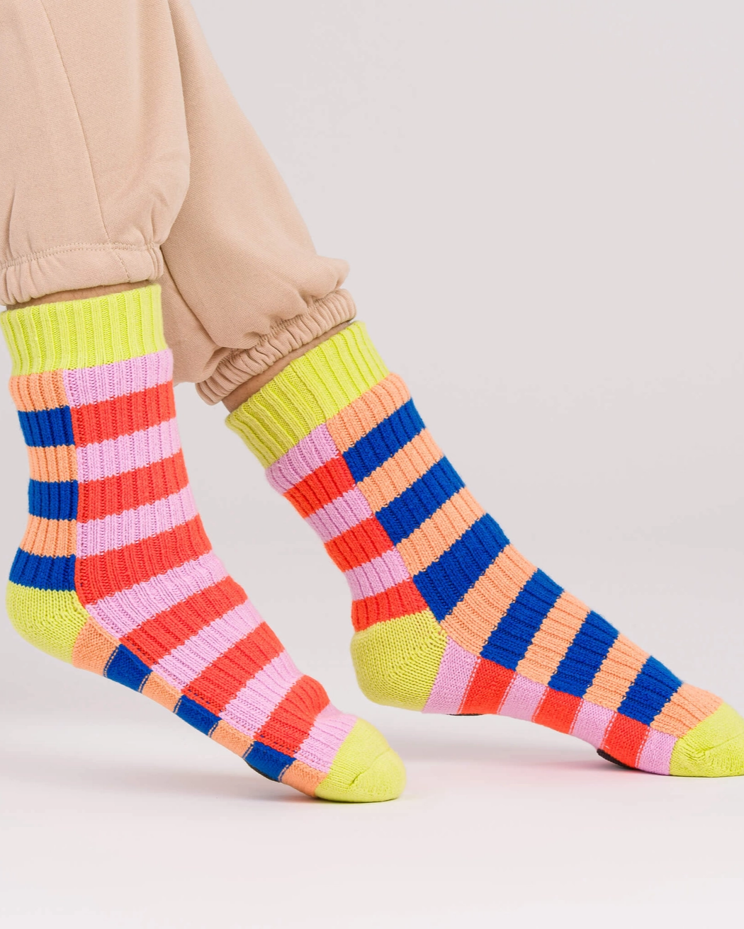 Verloop Super Stripe Knit House Socks in Peach Cobalt