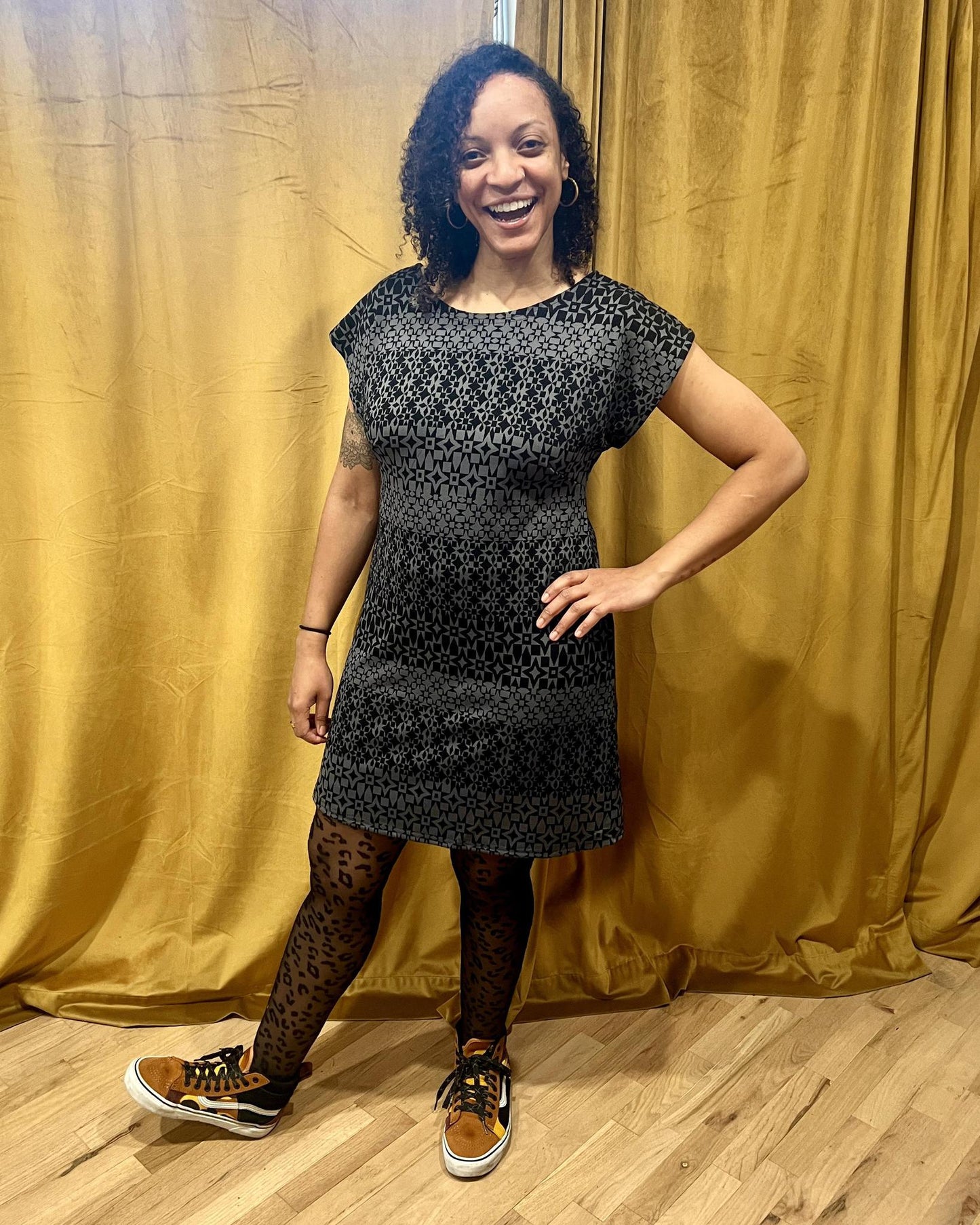 Fayru Dress in Black and Grey Stars