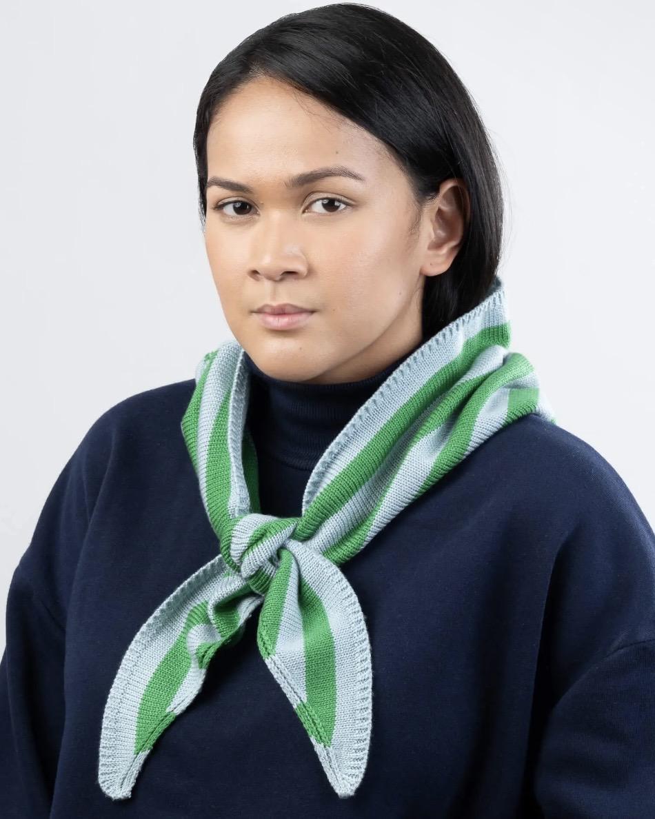 Verloop Simple Stripe Triangle Scarf in Kelly Stone Blue