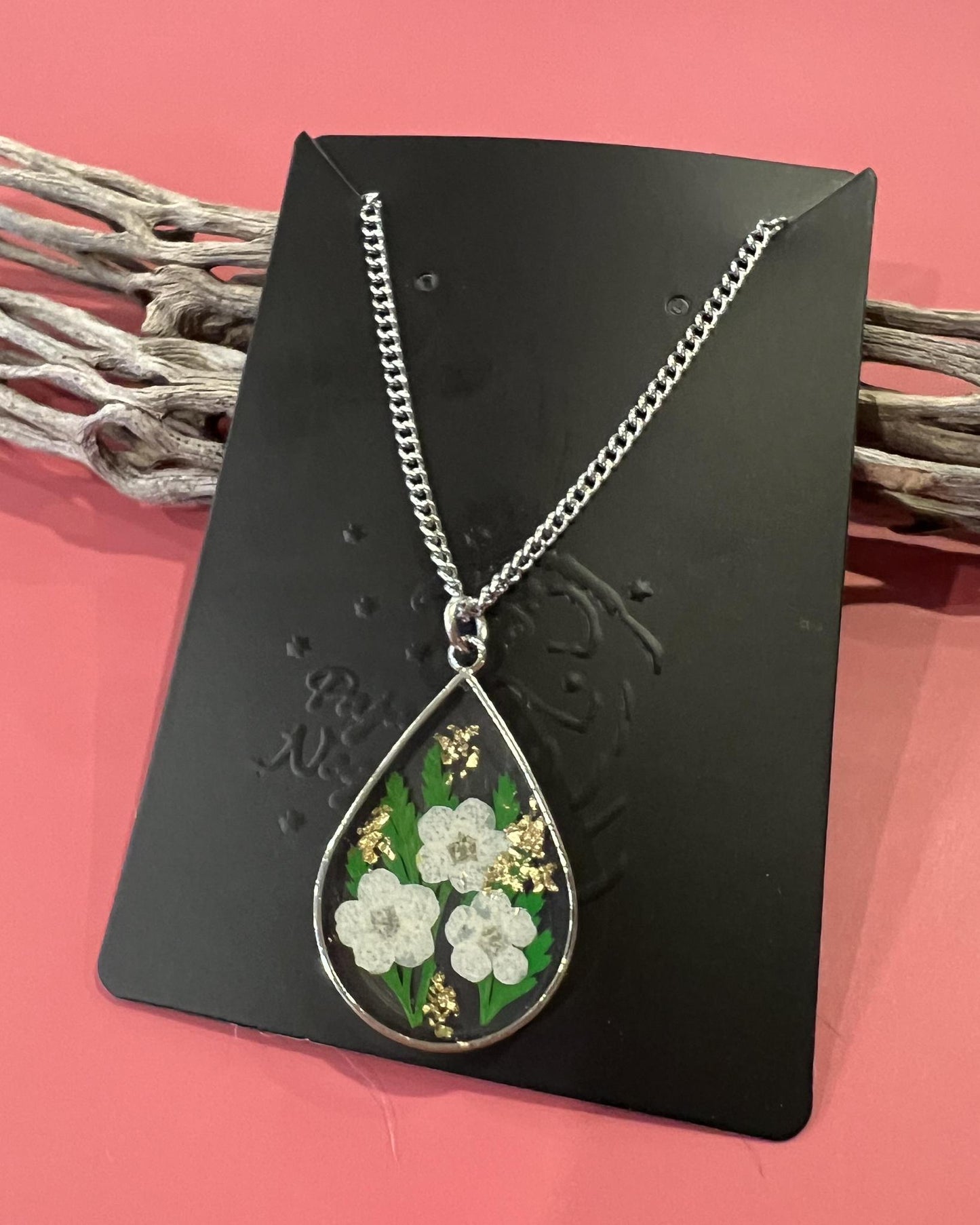 Pajaro Negro Silver Drop Green and White Floral Necklace