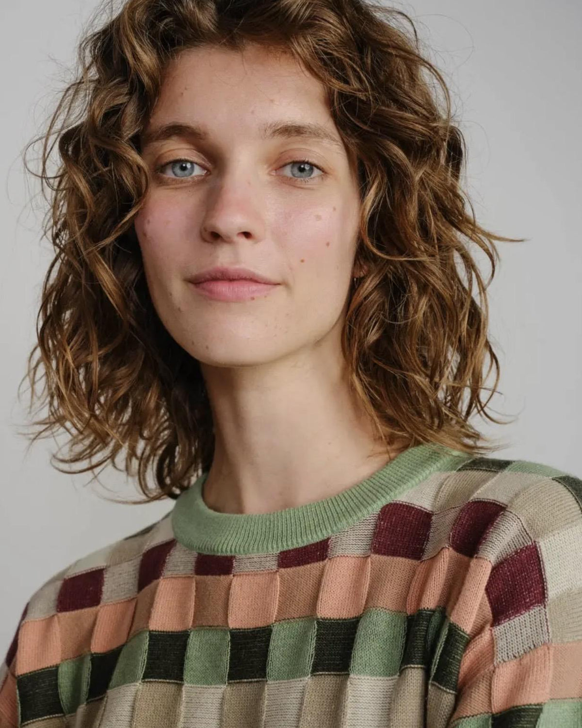 The Endery Sonia Short Sleeve Sweater Tee in Zephyr (Sage/Peach/Cream)