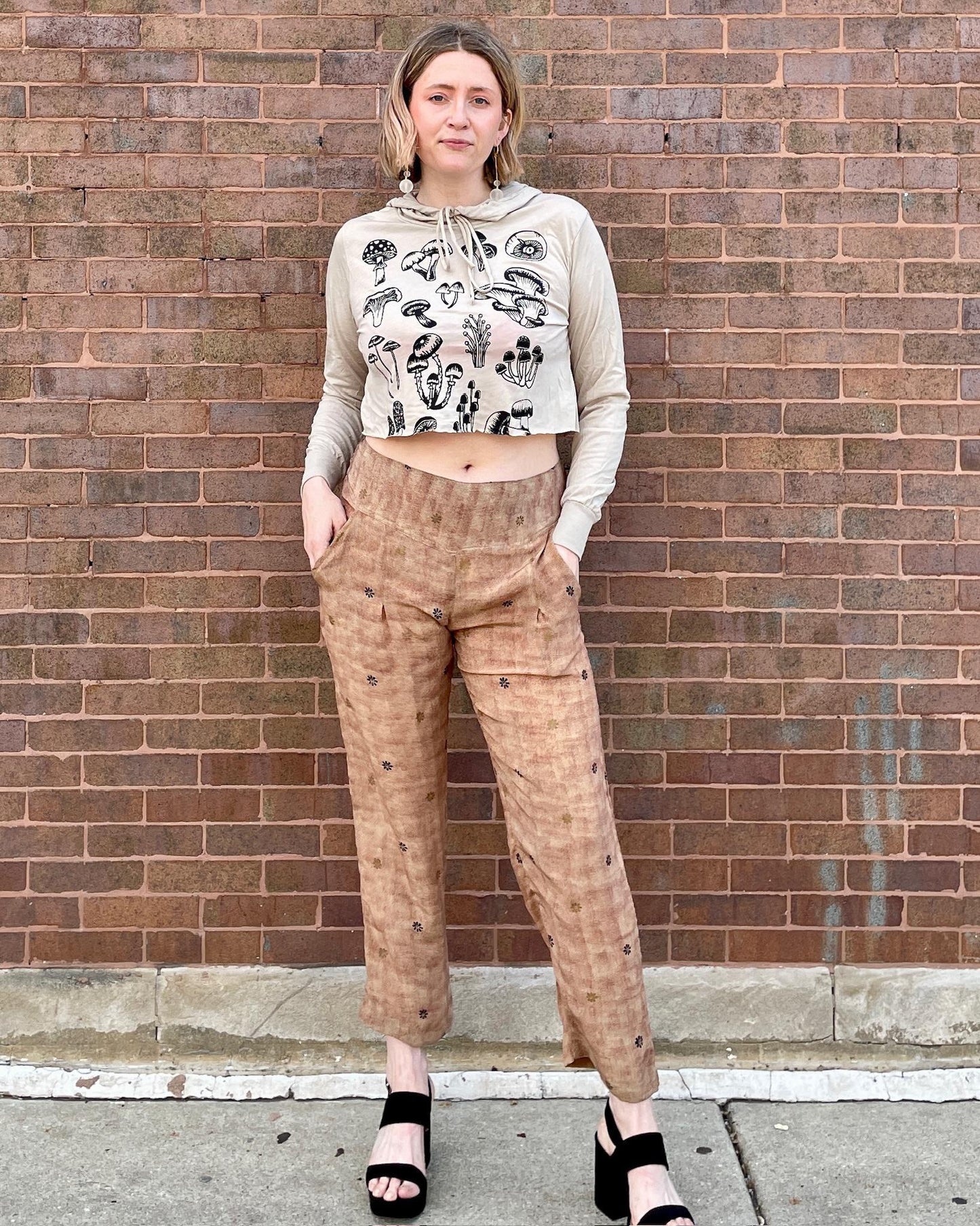 Indie Ella Frida Pants in Sandstone size M/L