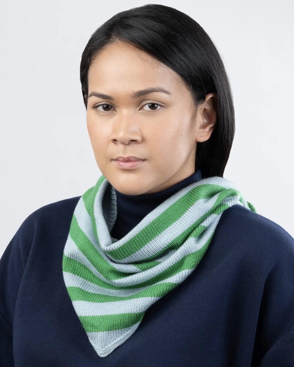 Verloop Simple Stripe Triangle Scarf in Kelly Stone Blue