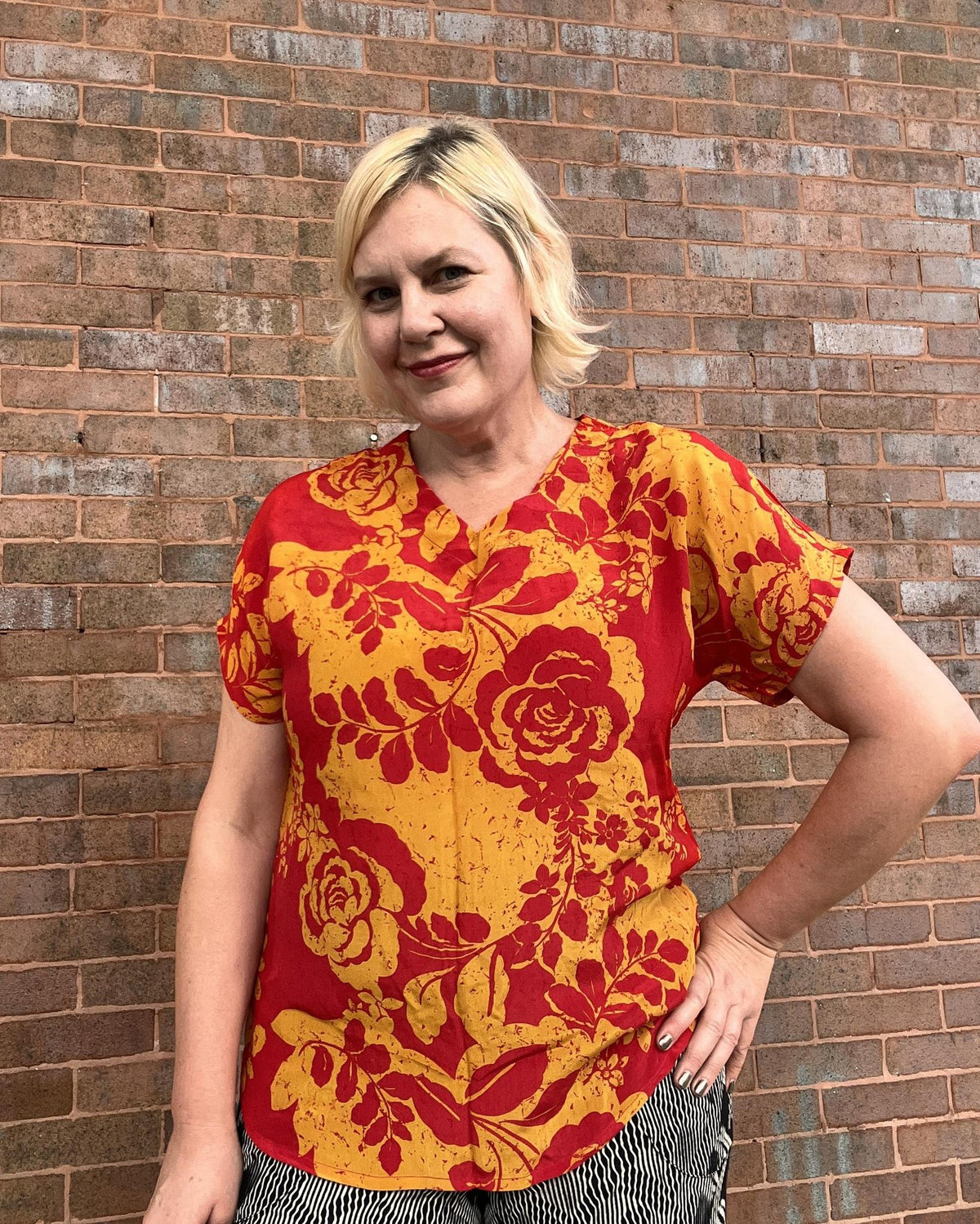 Indie Ella Eesha V-Neck Top in Bold Vivid Floral
