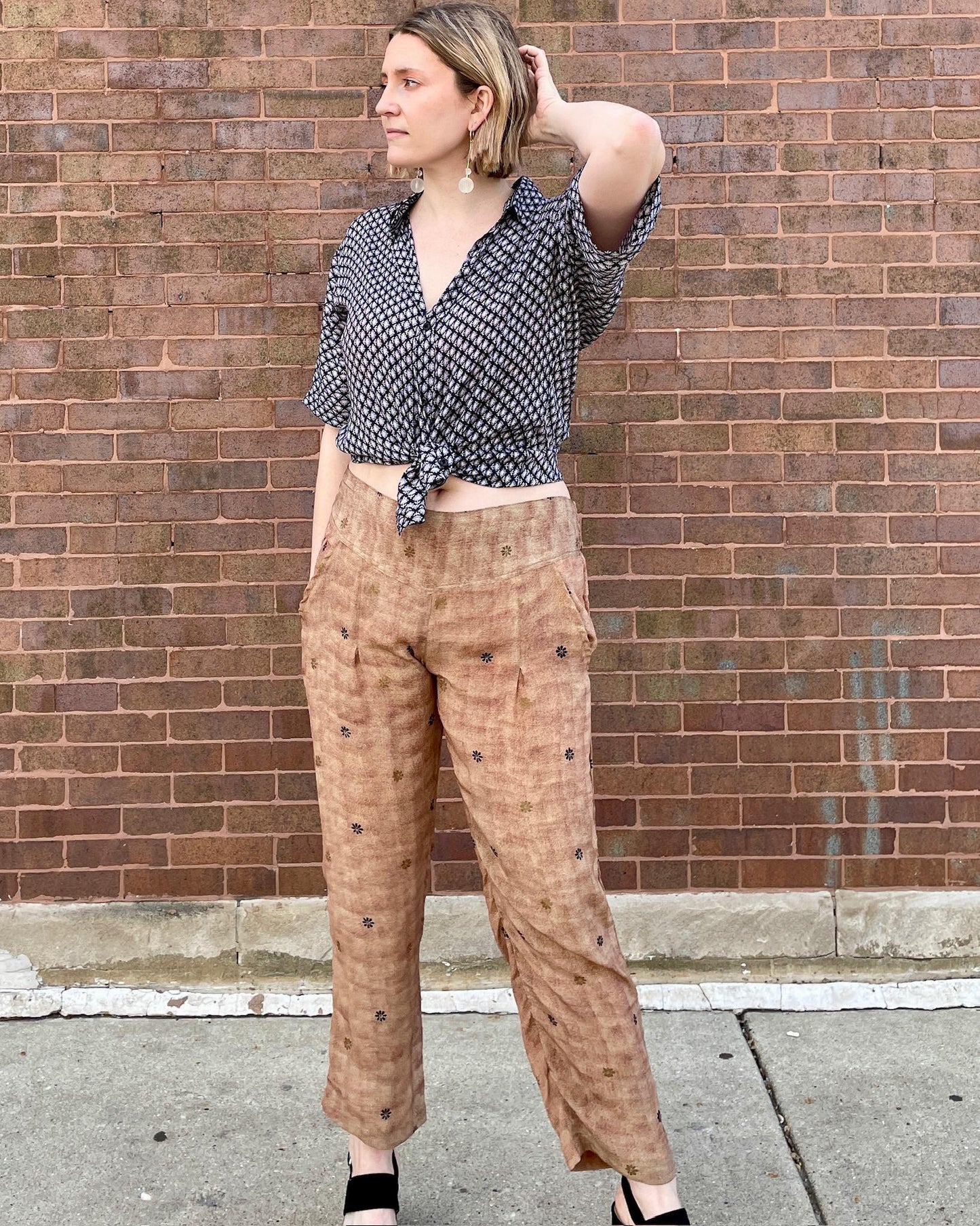 Indie Ella Frida Pants in Sandstone size M/L