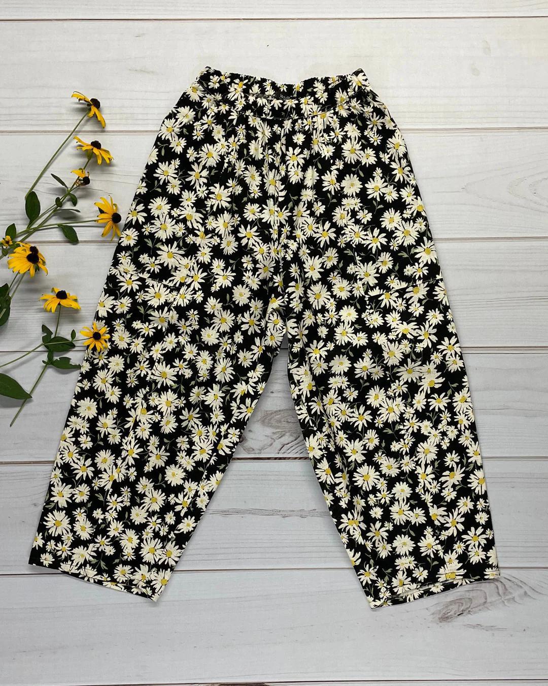 Wulfka Cora Barrel Pants in Daisies