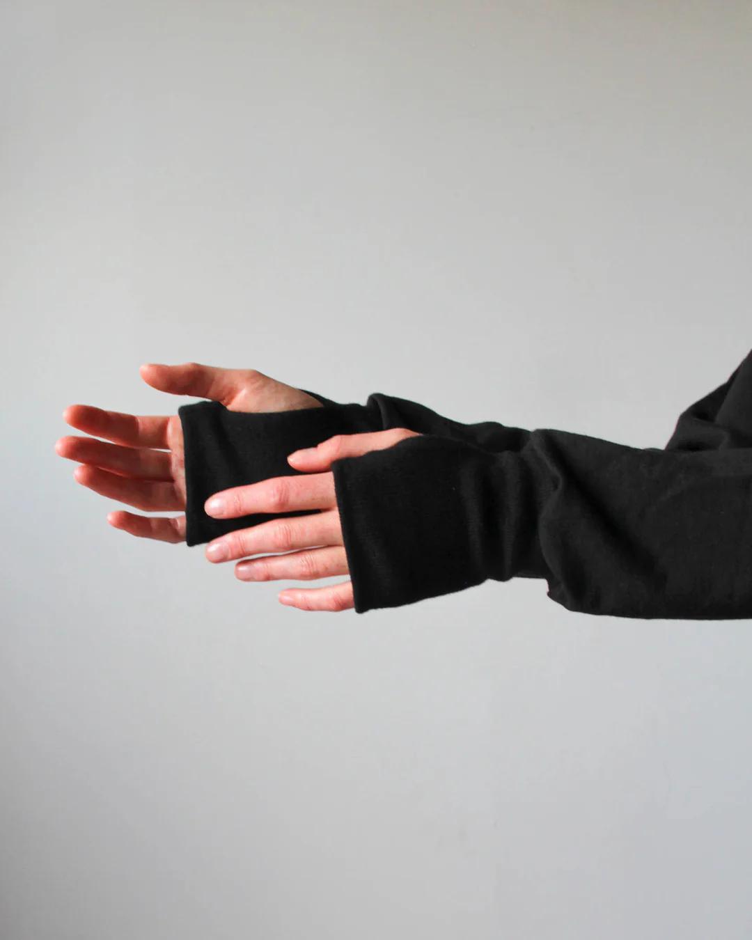 Wulfka Audrey Cropped Hoodie with Thumbholes in Black